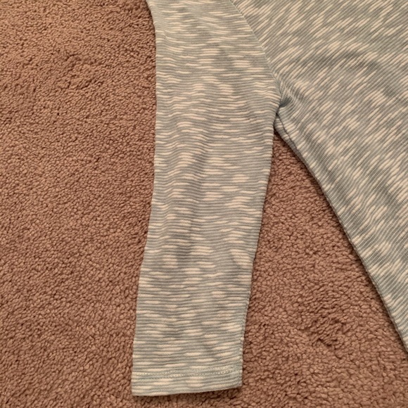 🌫 3/4 Sleeve Top Size S 🌫 - Picture 6 of 9